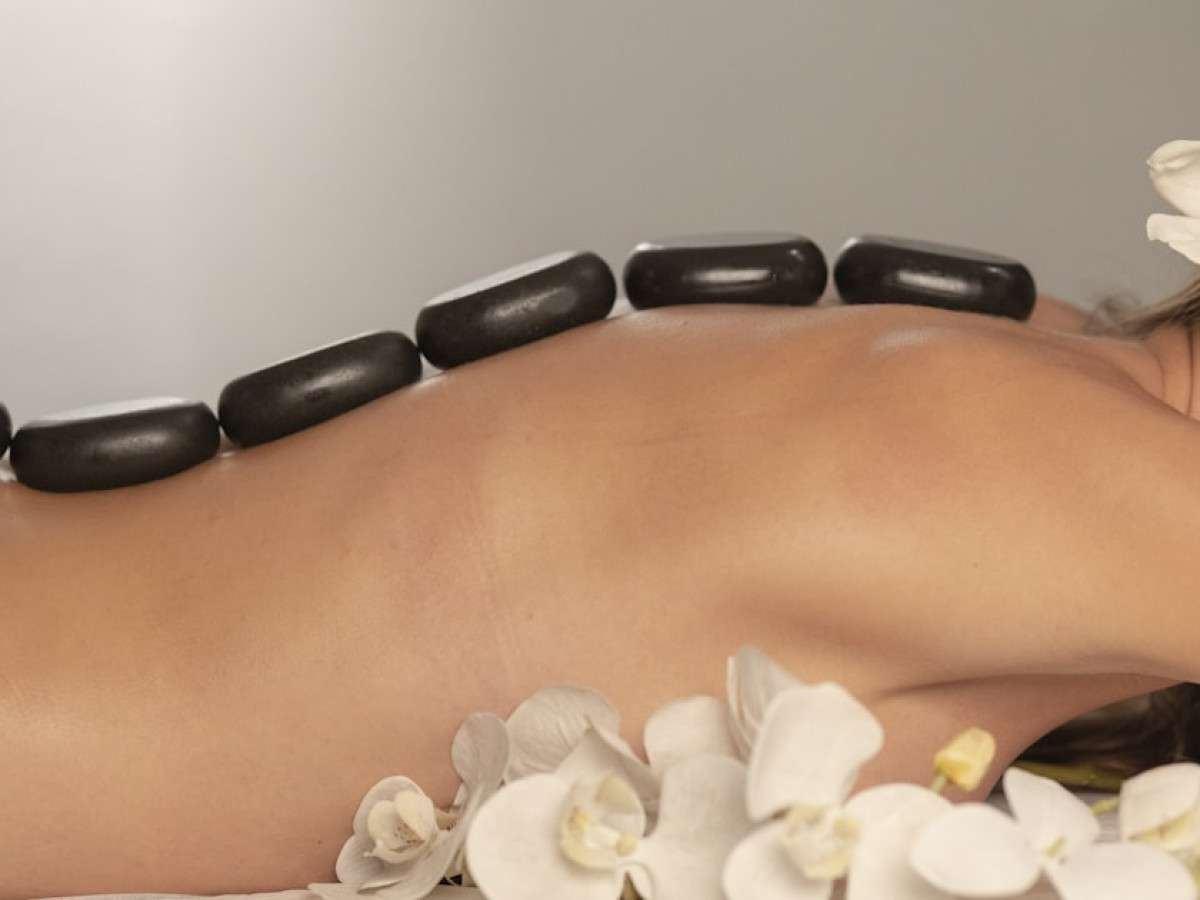 Aromatherapy in Raipur: Essential Oils for Mind and Body Wellness