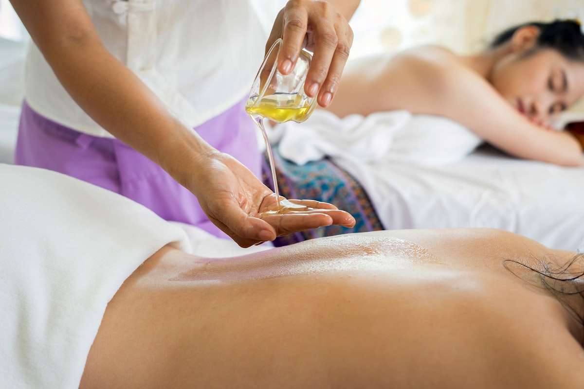 Thalapothichil Ayurvedic herbal head pack therapy in Raipur
