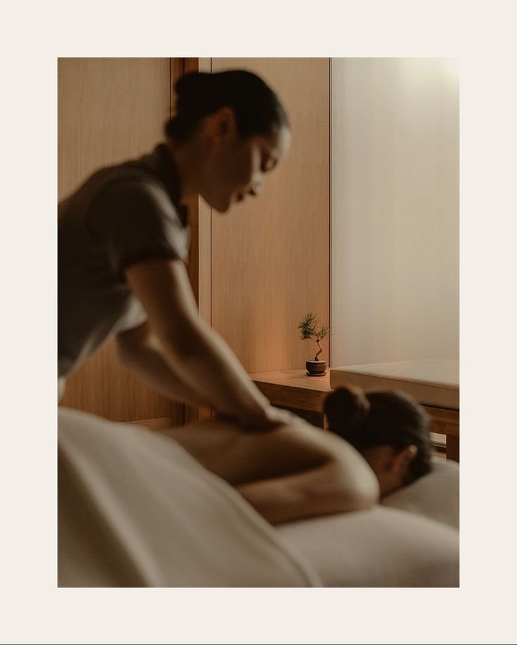 Four-Hand Gel Massage in Raipur: Refreshing Premium Therapy at Raipur SPA