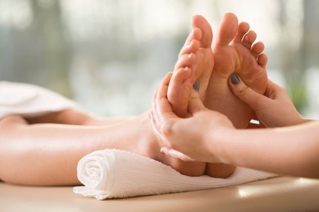 Cold Stone Therapy: The Forgotten Treatment That Might Be What Your Body Needs