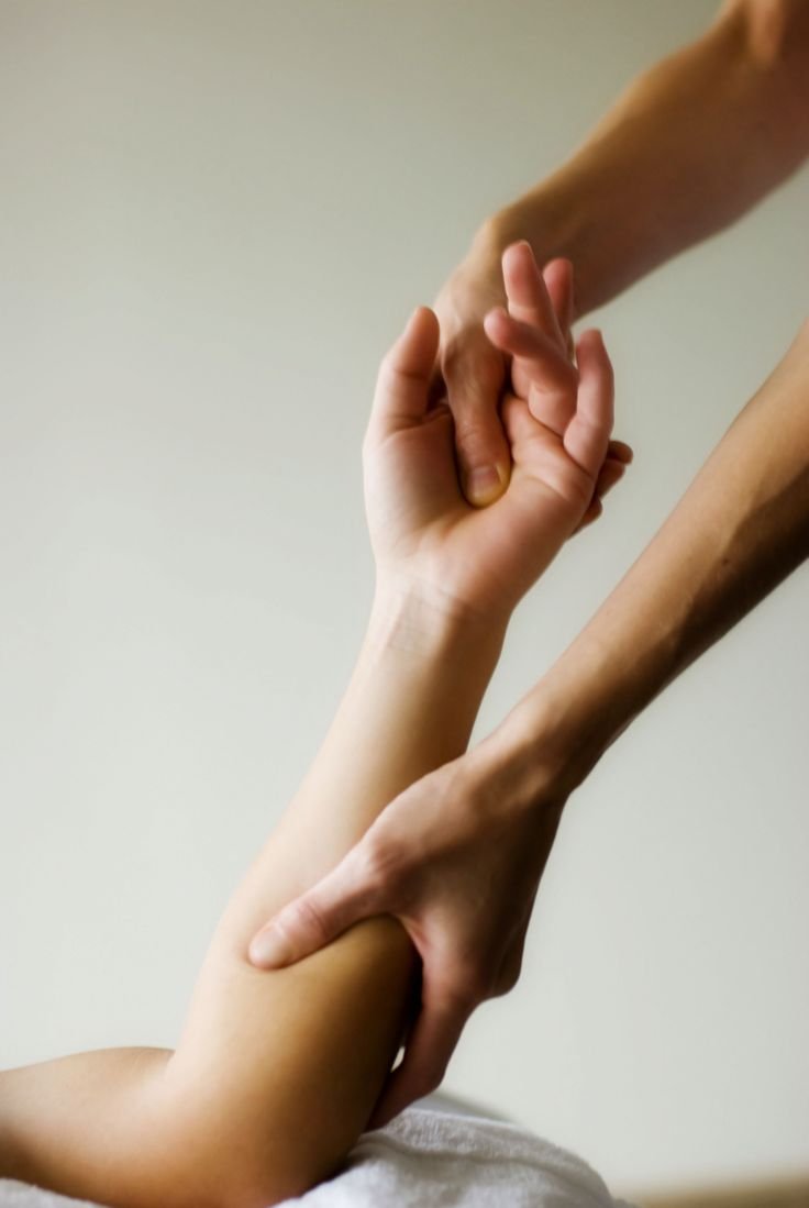 Thai Massage Raipur: Body Ko Deep Relaxation Kaise Milti Hai