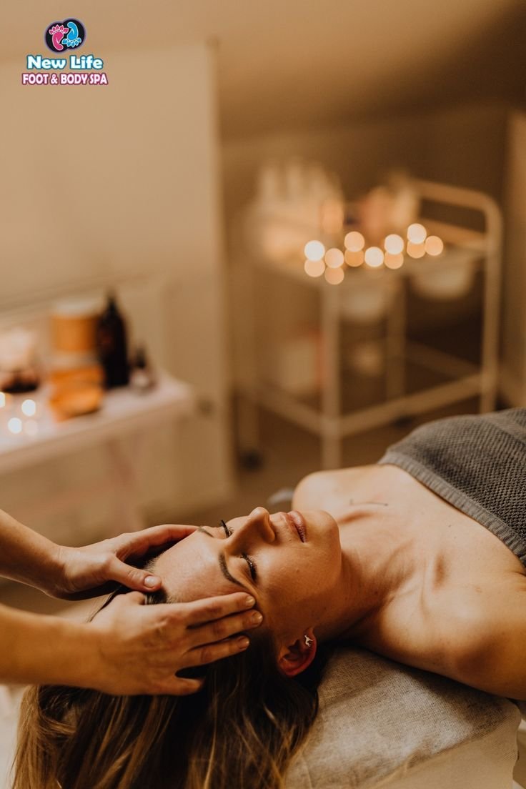 Full Body Detox Through Massage and Scrub Treatments at Raipur SPA