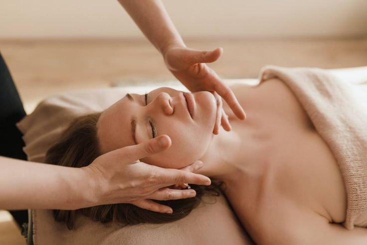 Kizhi Massage in Raipur: The Complete Guide to Ayurvedic Herbal Bolus Therapy